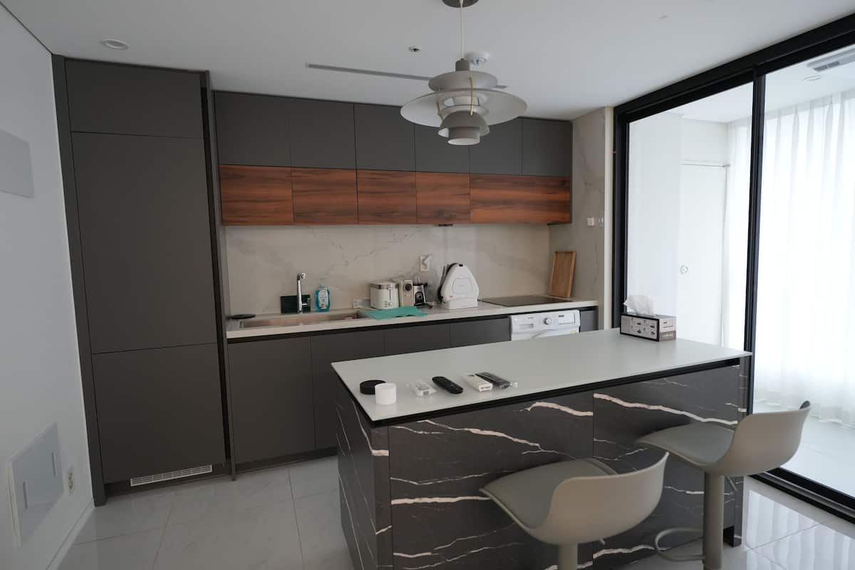 Fridge, microwave, oven, cookware/dishes/utensils