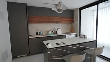 Fridge, microwave, oven, cookware/dishes/utensils