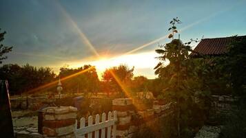 House, Smoking | Exterior