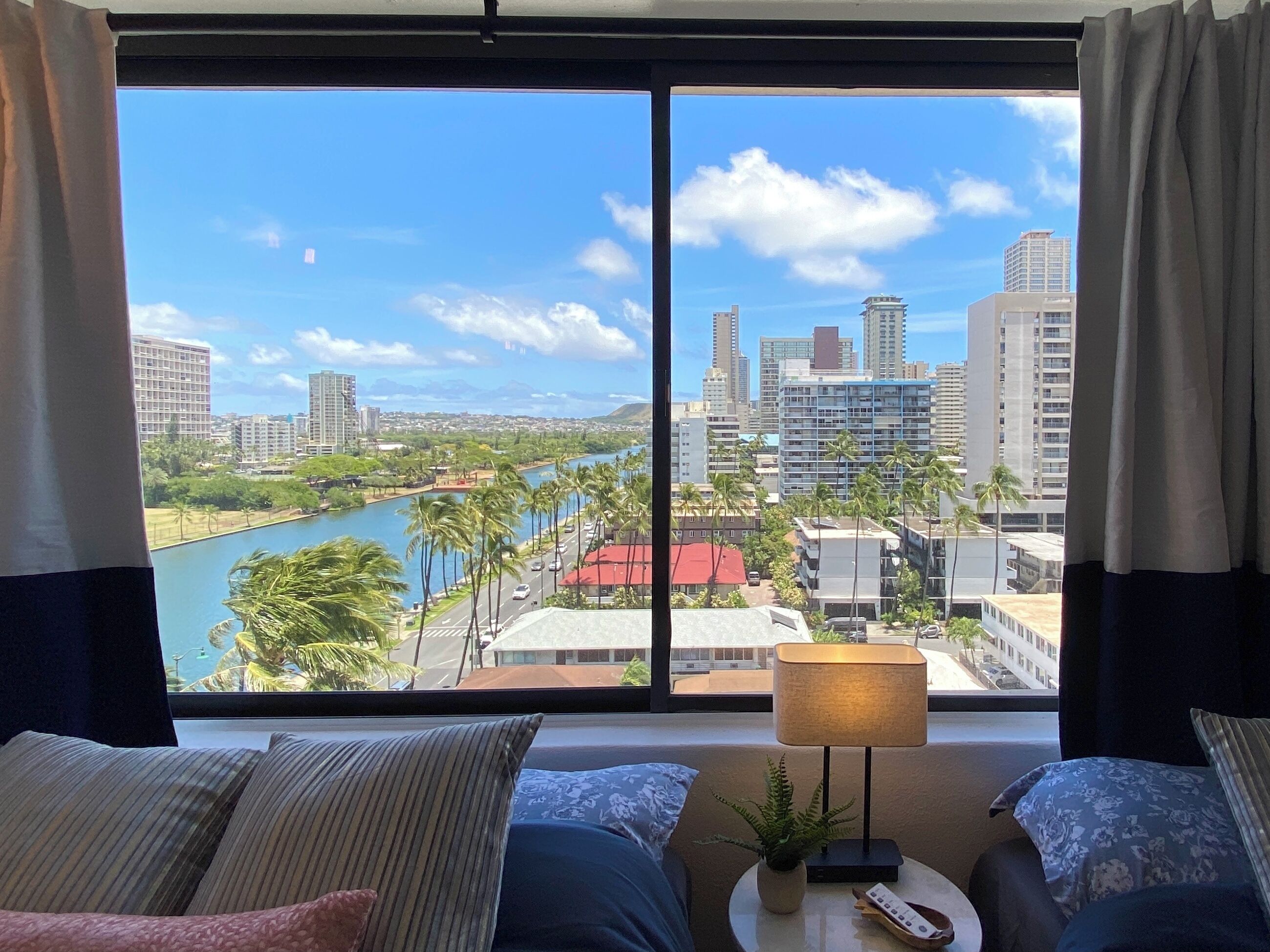 Private studio in Waikiki! Max 4/Condo has Pool!