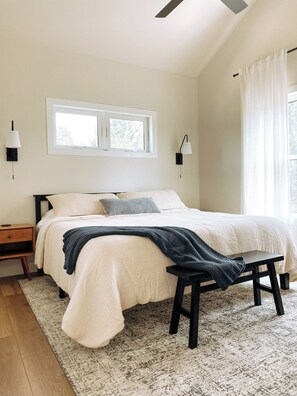 1 Schlafzimmer, Zimmersafe, Schreibtisch, Reisekinderbett