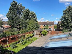 المنطقة المحيطة بالمنشأة