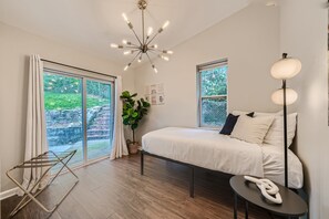3 bedrooms, in-room safe, iron/ironing board, WiFi