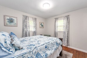 3 bedrooms, WiFi, bed sheets