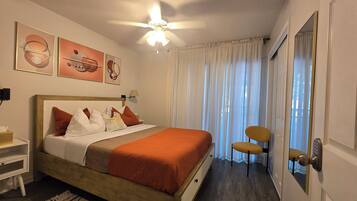 5 soverom, safe på rommet, skrivebord og strykejern/-brett