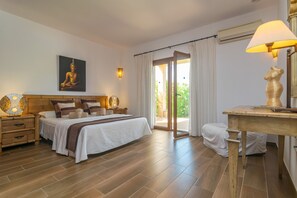 5 bedrooms, iron/ironing board, free WiFi, bed sheets