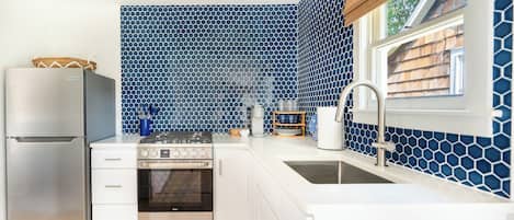 Comfort Cottage | Living area | Smart TV