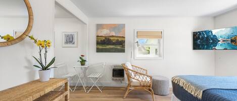 Basic Studio | 2 bedrooms, premium bedding, memory foam beds, blackout drapes