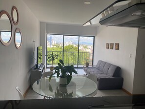 Smart-TV, bordtennis og bøker