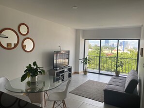 Smart-TV, bordtennis og bøker