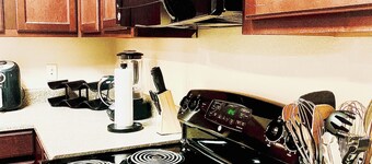 Exclusive fully furnished, 24 hours security access & complimentary snack/drinks