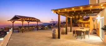 Amazing Views Villa with Spa / Close to Winery