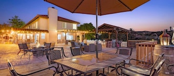 Amazing Views Villa with Spa / Close to Winery