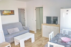 TV - Villa Cielo Azul, with private swimming pool. (Conil de la Frontera)