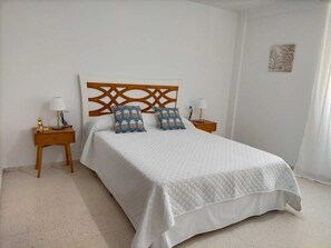 1 chambre, fer et planche à repasser, Wi-Fi, draps fournis