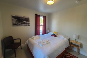 Blackout curtains, free WiFi, bed sheets - Fairview Inn (Talkeetna)