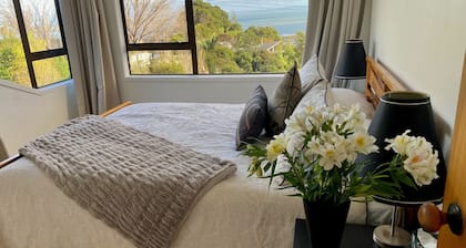 Expansive Sea Views and Close to Town