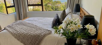 Expansive Sea Views and Close to Town