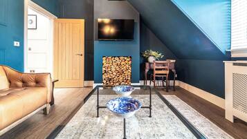 TV, fireplace, offices