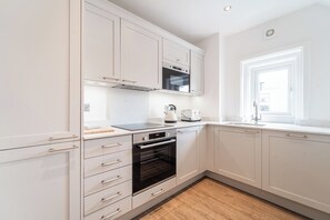 Fridge, microwave, oven, stovetop - Luxury Two Bed Penthouse located in Hoylake (Hoylake)