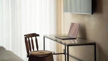 Premium bedding, minibar, in-room safe, iron/ironing board