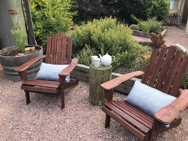 Terrace/patio - 
Air's Cottage Penola: Colonial stone cottage, WiFi fire AC Spa BBQ pet friendly (Penola)