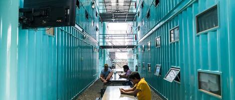 Quarto básico | Área de estar