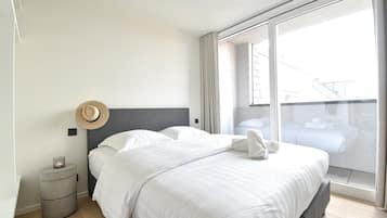 2 bedrooms, iron/ironing board, travel crib, WiFi