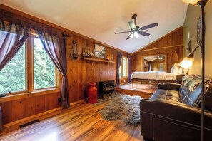 4 室のベッドルーム、アイロン / アイロン台、WiFi、ベッドシーツ