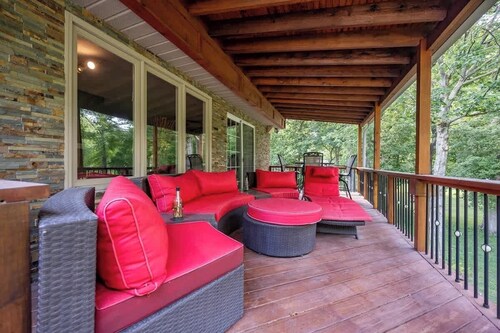 River Retreat, Secluded Oasis w Hot Tub