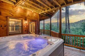 Tina de hidromasaje al aire libre