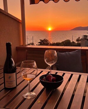 Outdoor dining - Sea view Terrace, Pool, Direct Sea Access in Residence with Tennis (Rosignano Marittimo)