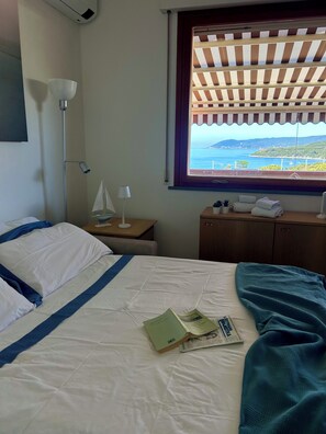 1 bedroom, iron/ironing board, free WiFi, bed sheets - Sea view Terrace, Pool, Direct Sea Access in Residence with Tennis (Rosignano Marittimo)