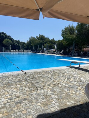 Outdoor pool - Casamare37 lovely studio apartment with terrace in residence with swimming pool (Rosignano Marittimo)