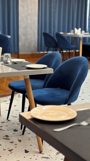 Restaurant - Dolphin club and Resort (Lucknow)