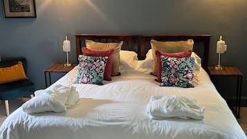 1 slaapkamer, een strijkplank/strijkijzer, reisbedje, gratis wifi