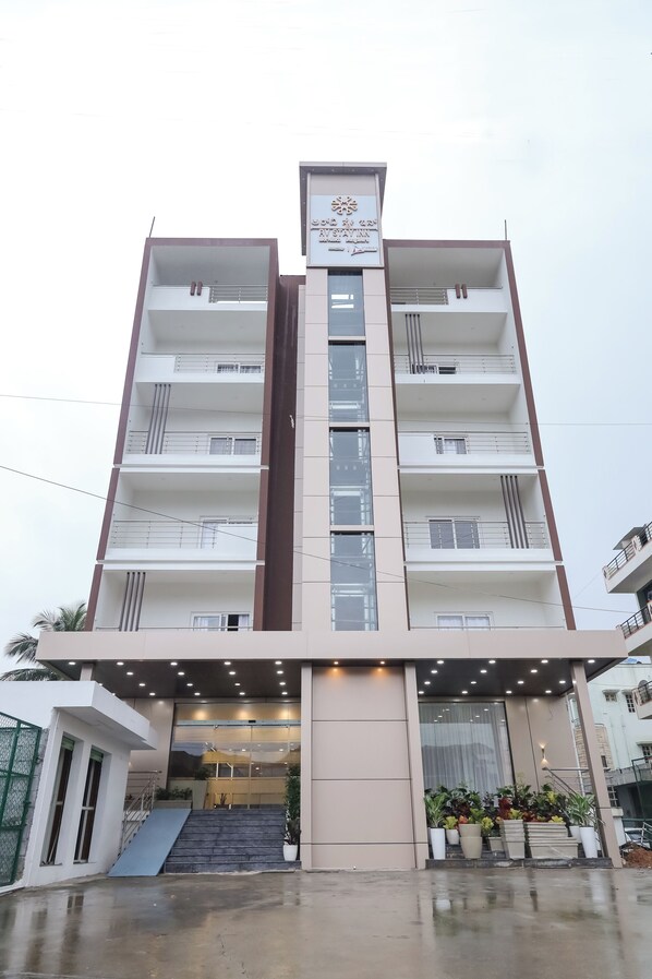 المنشأة من الخارج