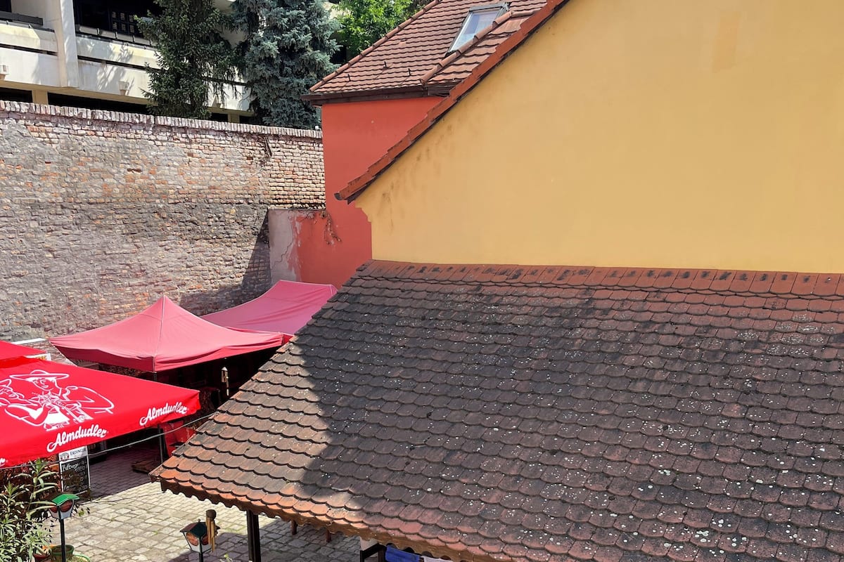 Classic Double Room | Travel cot, free WiFi, bed sheets