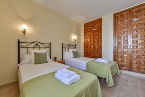 2 bedrooms, iron/ironing board, free WiFi, bed sheets - Villa for rent in Benissa MIRASOL, for 4 pax with private pool, (Benissa)