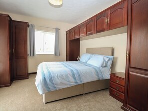 3 Schlafzimmer, individuell dekoriert, individuell eingerichtet