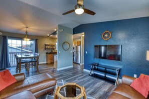 Unclassified image, 5 of 75, button - 7BR Hot Tub Lodge • Sleeps 14 • Kodiak (Kodiak)