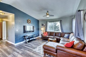 Unclassified image, 4 of 75, button - 7BR Hot Tub Lodge • Sleeps 14 • Kodiak (Kodiak)