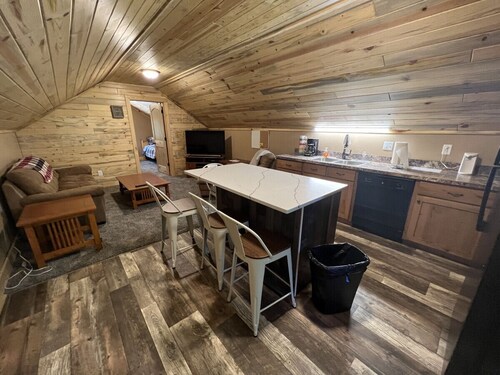 20 min to Yellowstone, Loft