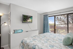 3 bedrooms, free WiFi, bed sheets - Knolls 1234 - Top Floor Condo with Great View! (Osage Beach)