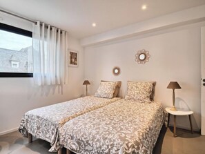 2 Schlafzimmer, Schreibtisch, Internetzugang