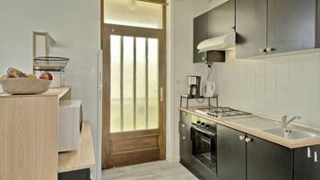 Réfrigérateur, four, grille-pain