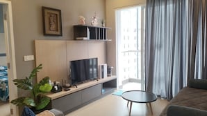 Apartment | Living area | LED TV, streaming services - Windmill Upon Hills (Genting Highlands)