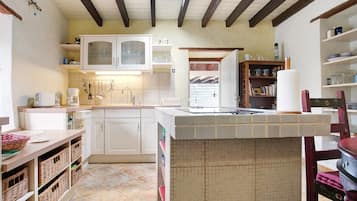 Kühlschrank, Ofen, Herdplatte, Geschirrspüler