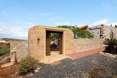 Exterior detail. Vacation Apartment 'Casa De Campo' with Private Terrace, Private Garden and Wi-Fi