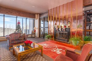 Unclassified image, 3 of 22, button - Designer Ski-In / Ski-Out Condominium At Brian Heads Copper Chase (Brian Head)